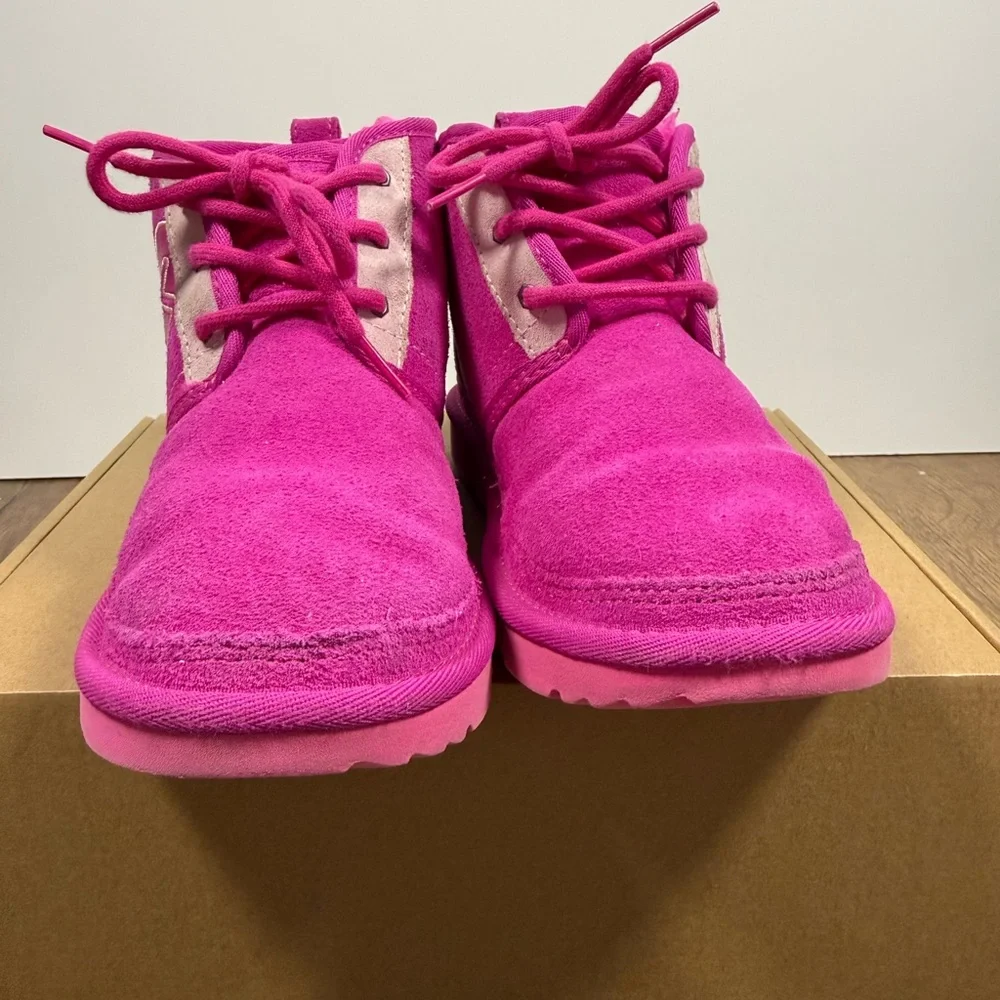 UGG‎ Fuchsia Lace-Up Boots